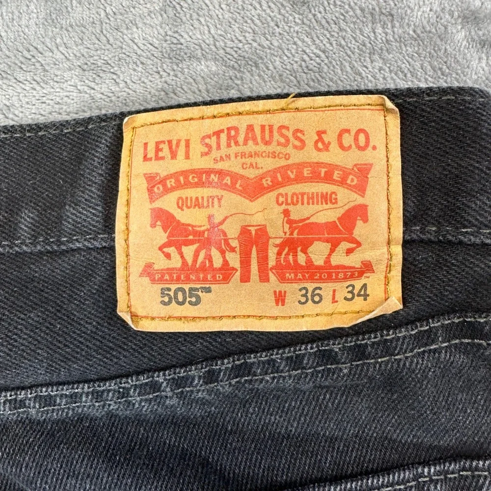 Levi's 505 Regular Fit Jeans Men's Size 36x34 Black Straight Leg Pants